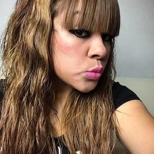 Meet your Posher, Yesenia